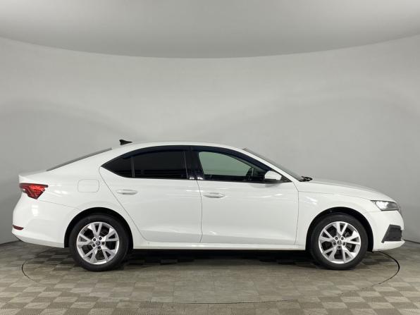 Skoda Octavia IV (A8) с пробегом 2021 года, цена 2 210 000 рублей, 135962 км, лифтбек, Автокод Объявления