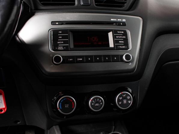 Kia Rio III Рестайлинг с пробегом 2016 года, цена 890 000 рублей, 138932 км, седан, Автокод Объявления