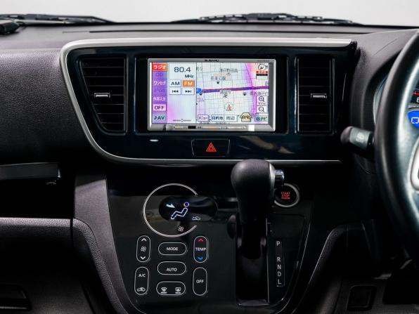 Nissan Dayz Roox I с пробегом 2015 года, цена 725 000 рублей, 127689 км, хэтчбек, Автокод Объявления