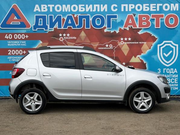 Renault Sandero II с пробегом 2017 года, цена 930 000 рублей, 93000 км, хэтчбек, Автокод Объявления
