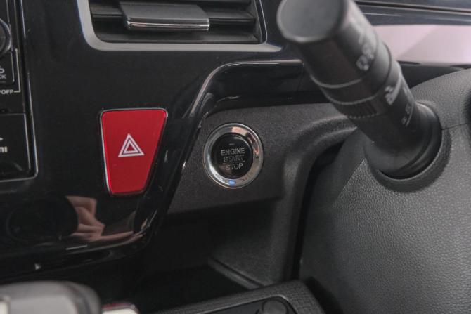 Honda Stepwgn V с пробегом 2015 года, цена 2 049 000 рублей, 93927 км, минивэн, Автокод Объявления