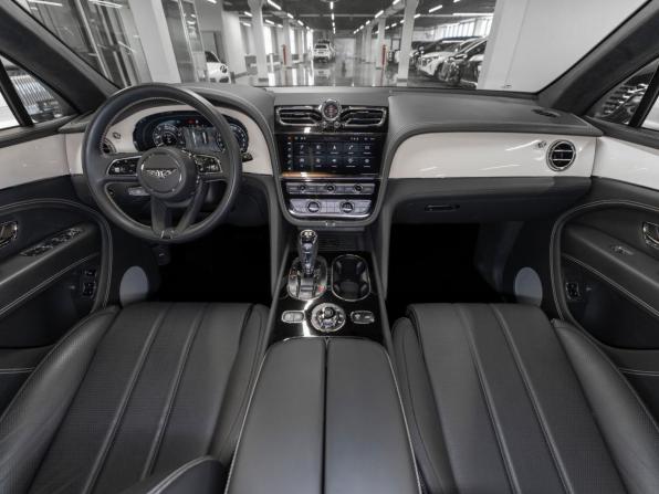 Bentley Bentayga I Рестайлинг с пробегом 2024 года, цена 25 750 000 рублей, 18342 км, внедорожник, Автокод Объявления