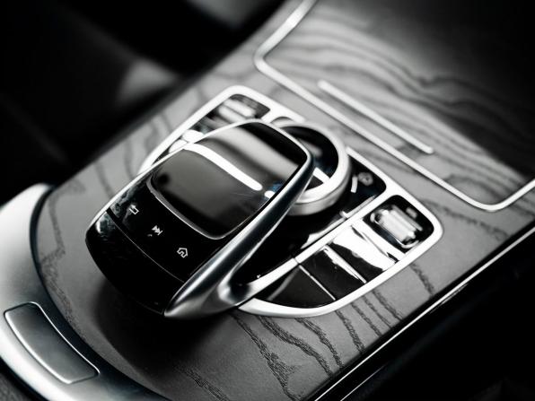 Mercedes-Benz C-Класс IV (W205) Рестайлинг с пробегом 2018 года, цена 2 700 000 рублей, 73434 км, седан, Автокод Объявления