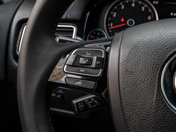 Volkswagen Touareg II Рестайлинг с пробегом 2014 года, цена 2 418 000 рублей, 262739 км, внедорожник, Автокод Объявления