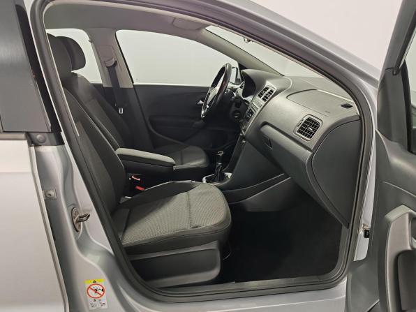 Volkswagen Polo V Рестайлинг с пробегом 2017 года, цена 875 000 рублей, 214593 км, седан, Автокод Объявления