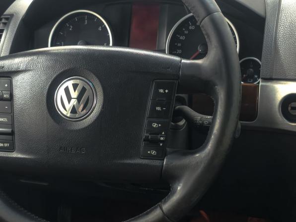 Volkswagen Touareg I Рестайлинг с пробегом 2008 года, цена 1 219 900 рублей, 250000 км, внедорожник, Автокод Объявления