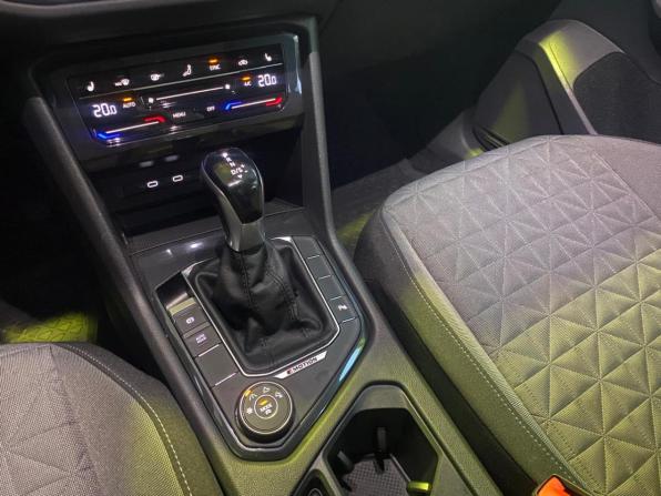 Volkswagen Tiguan II Рестайлинг с пробегом 2021 года, цена 3 550 000 рублей, 41628 км, внедорожник, Автокод Объявления