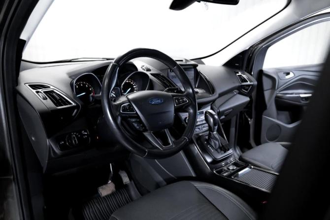 Ford Kuga II Рестайлинг с пробегом 2018 года, цена 1 300 000 рублей, 173151 км, внедорожник, Автокод Объявления