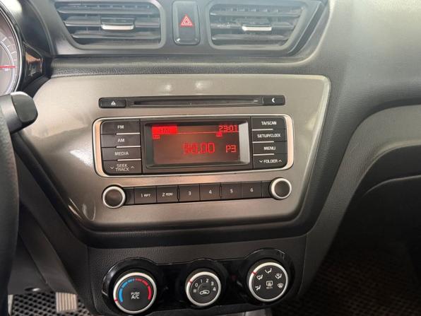 Kia Rio III Рестайлинг с пробегом 2015 года, цена 1 059 000 рублей, 125129 км, седан, Автокод Объявления