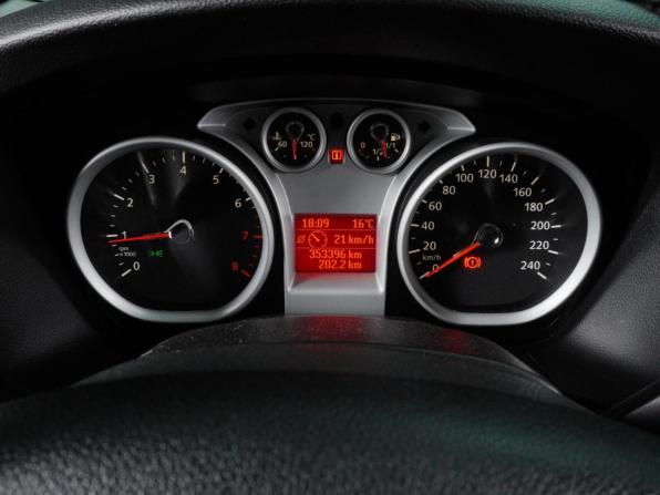 Ford Focus II Рестайлинг с пробегом 2011 года, цена 855 000 рублей, 353396 км, седан, Автокод Объявления