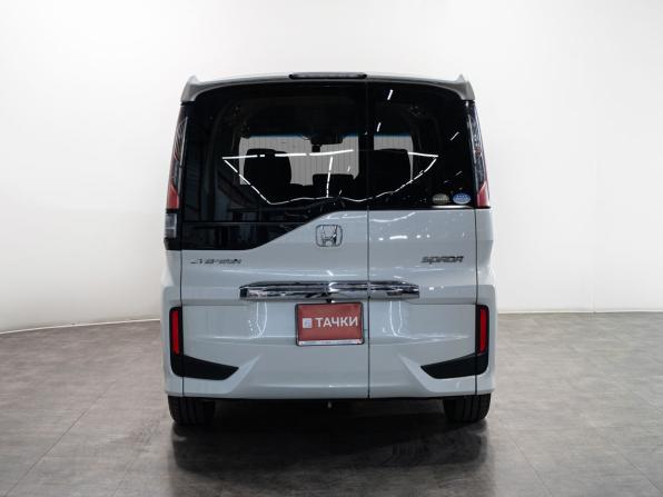 Honda Stepwgn V Рестайлинг с пробегом 2018 года, цена 2 265 000 рублей, 72910 км, минивэн, Автокод Объявления