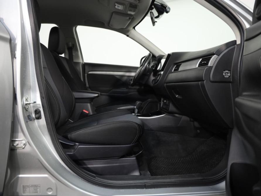 Mitsubishi Outlander III Рестайлинг 2 Санкт-Петербург  - изображение 25