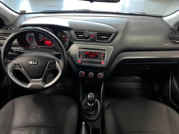 Kia Rio III Рестайлинг с пробегом 2015 года, цена 820 000 рублей, 231430 км, седан, Автокод Объявления