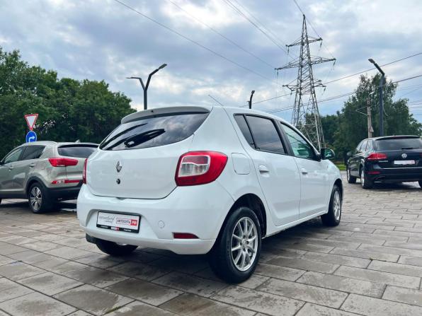 Renault Sandero II с пробегом 2017 года, цена 600 000 рублей, 187455 км, хэтчбек, Автокод Объявления