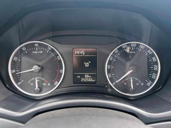Skoda Octavia II (A5) Рестайлинг с пробегом 2011 года, цена 655 000 рублей, 250566 км, лифтбек, Автокод Объявления