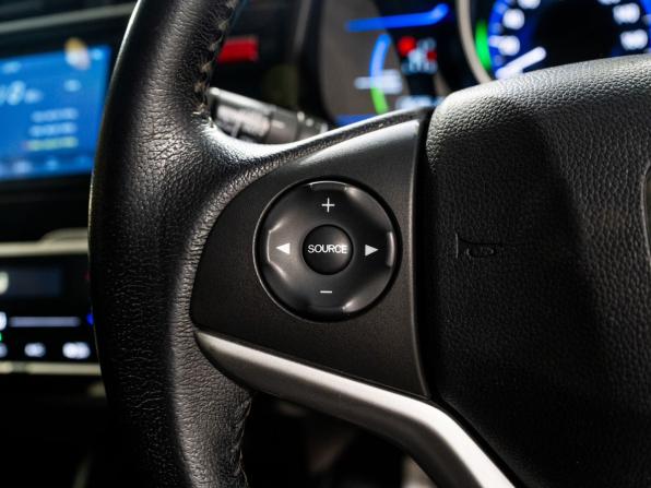 Honda Fit III с пробегом 2016 года, цена 895 000 рублей, 214423 км, хэтчбек, Автокод Объявления