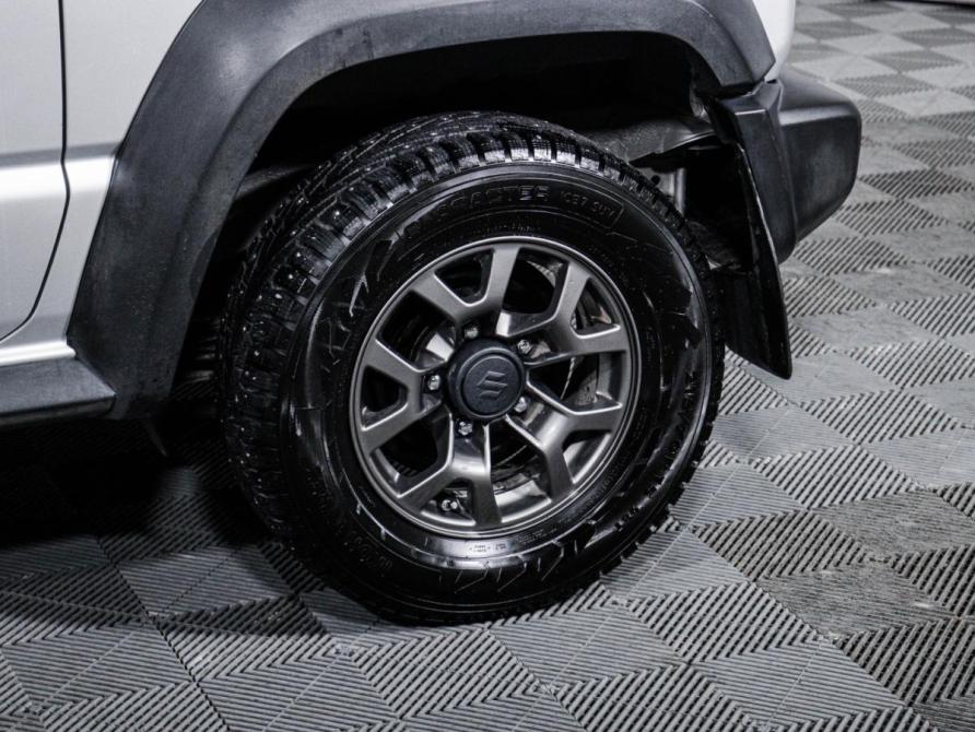 Suzuki Jimny IV Москва  - изображение 15