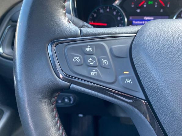Chevrolet Equinox III Рестайлинг с пробегом 2022 года, цена 2 690 000 рублей, 98845 км, внедорожник, Автокод Объявления