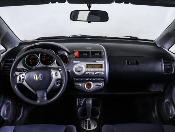 Honda Jazz I Рестайлинг с пробегом 2006 года, цена 650 000 рублей, 177000 км, хэтчбек, Автокод Объявления