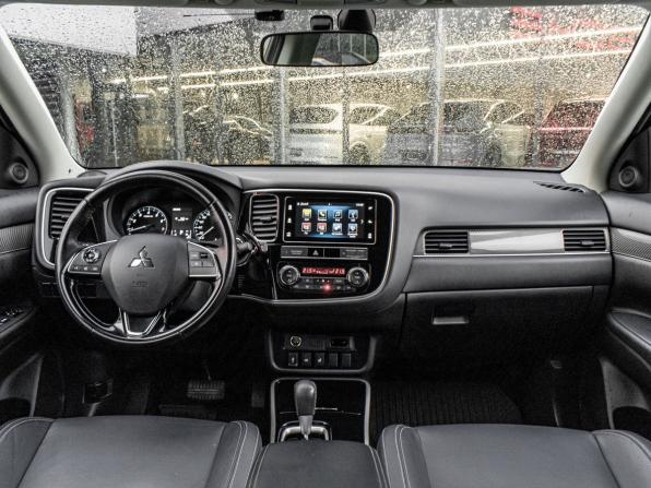 Mitsubishi Outlander III Рестайлинг 2 с пробегом 2018 года, цена 1 587 000 рублей, 100099 км, внедорожник, Автокод Объявления