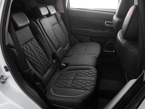 Mitsubishi Outlander III Рестайлинг 3 с пробегом 2022 года, цена 3 710 000 рублей, 6357 км, внедорожник, Автокод Объявления