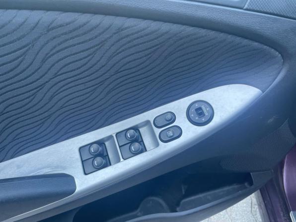 Hyundai Solaris I с пробегом 2013 года, цена 642 000 рублей, 202515 км, седан, Автокод Объявления