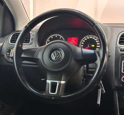Volkswagen Polo V с пробегом 2012 года, цена 730 000 рублей, 204910 км, седан, Автокод Объявления
