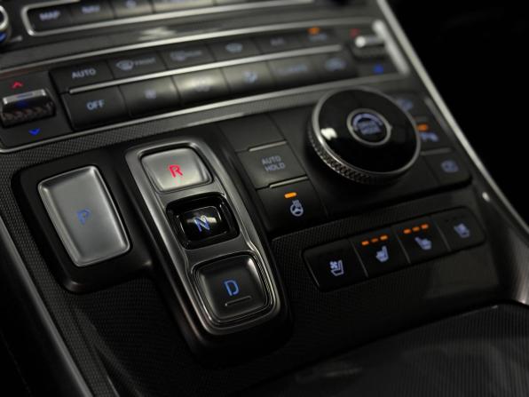 Hyundai Santa Fe IV Рестайлинг с пробегом 2021 года, цена 3 650 000 рублей, 87000 км, внедорожник, Автокод Объявления