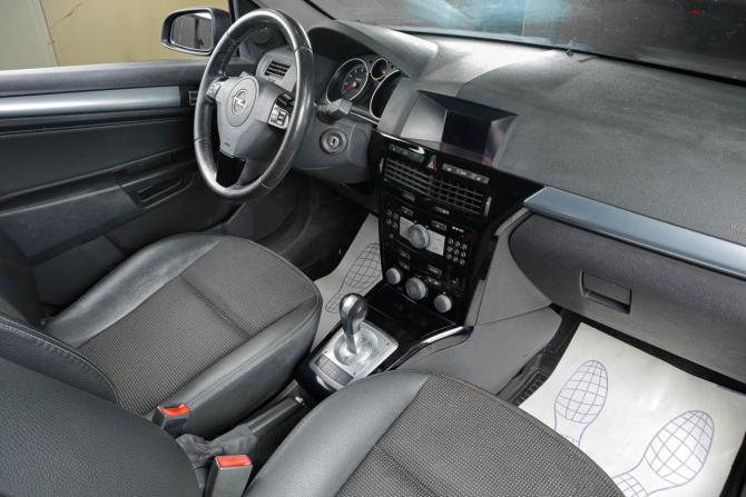 Opel Astra H Рестайлинг с пробегом 2007 года, цена 579 000 рублей, 310000 км, седан, Автокод Объявления