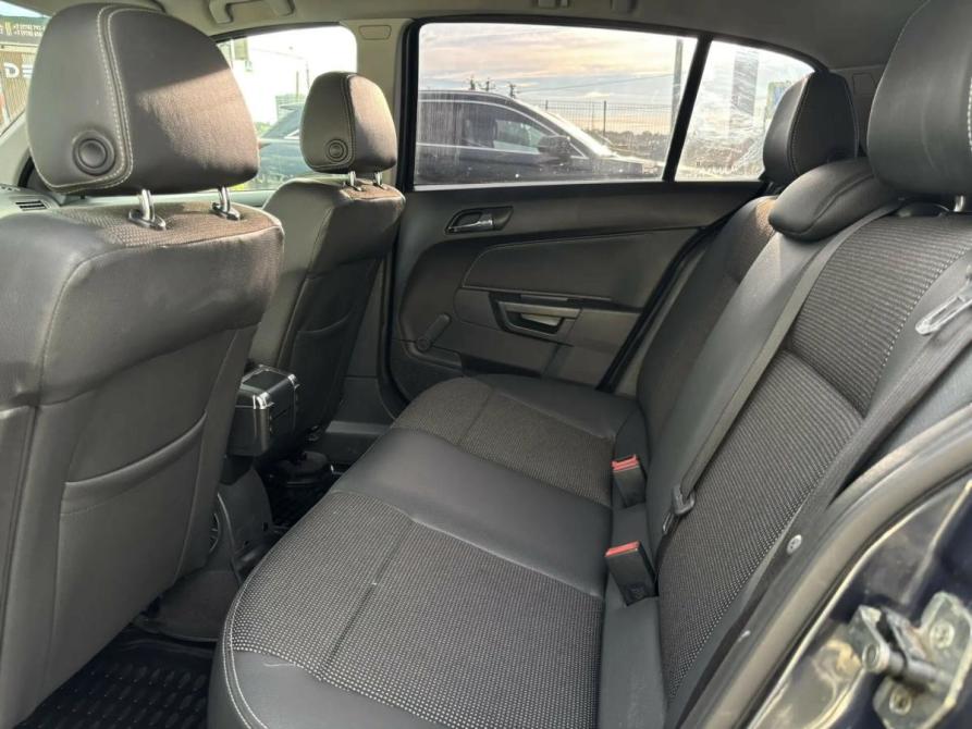 Opel Astra H Рестайлинг Крым  - изображение 17