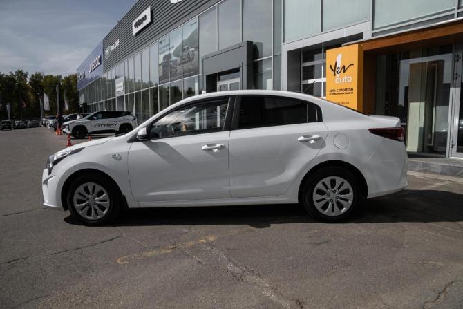 Kia Rio IV Рестайлинг с пробегом 2021 года, цена 1 425 000 рублей, 78027 км, седан, Автокод Объявления