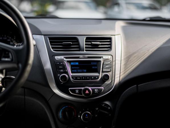 Hyundai Solaris I Рестайлинг с пробегом 2015 года, цена 665 000 рублей, 142830 км, хэтчбек, Автокод Объявления