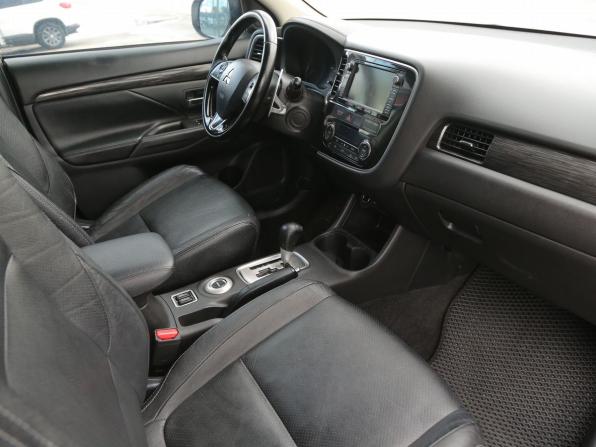 Mitsubishi Outlander III Рестайлинг 2 с пробегом 2015 года, цена 1 853 000 рублей, 192800 км, внедорожник, Автокод Объявления