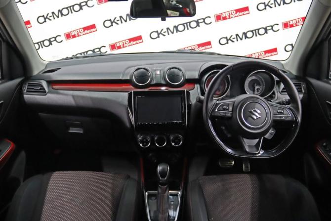 Suzuki Swift V с пробегом 2018 года, цена 1 355 550 рублей, 53082 км, хэтчбек, Автокод Объявления