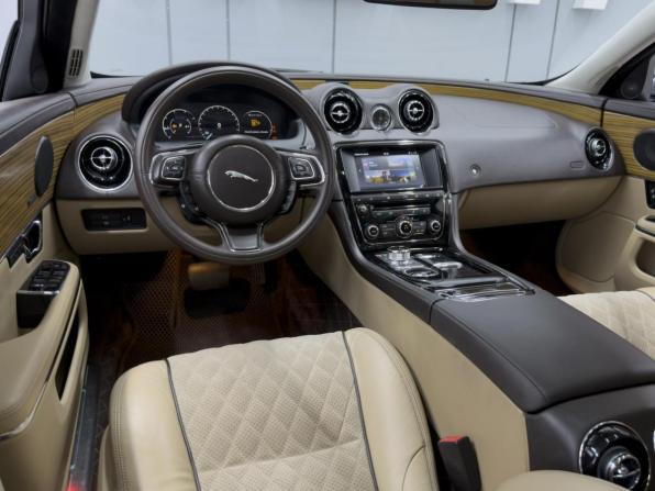 Jaguar XJ IV (X351) Рестайлинг с пробегом 2016 года, цена 2 710 000 рублей, 112570 км, седан, Автокод Объявления