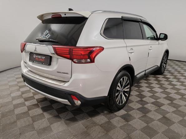 Mitsubishi Outlander III Рестайлинг 2 с пробегом 2016 года, цена 1 599 000 рублей, 137420 км, внедорожник, Автокод Объявления