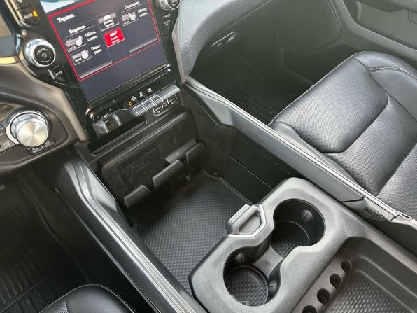 Ram 1500 V с пробегом 2020 года, цена 6 990 000 рублей, 105867 км, offers.body_type.unknown, Автокод Объявления