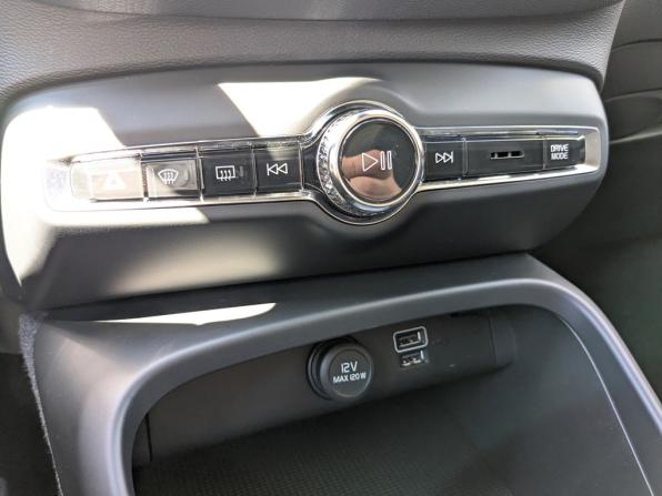 Volvo XC40 I с пробегом 2020 года, цена 3 200 000 рублей, 103076 км, внедорожник, Автокод Объявления