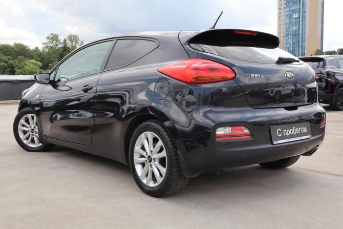 Kia Ceed II Рестайлинг с пробегом 2016 года, цена 939 000 рублей, 211000 км, хэтчбек, Автокод Объявления