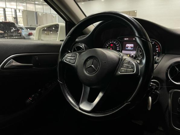Mercedes-Benz A-Класс III (W176) Рестайлинг с пробегом 2016 года, цена 1 399 000 рублей, 78931 км, хэтчбек, Автокод Объявления
