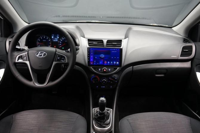 Hyundai Solaris I Рестайлинг с пробегом 2015 года, цена 920 000 рублей, 250000 км, седан, Автокод Объявления