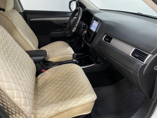 Mitsubishi Outlander III Рестайлинг 2 с пробегом 2017 года, цена 1 499 000 рублей, 179759 км, внедорожник, Автокод Объявления