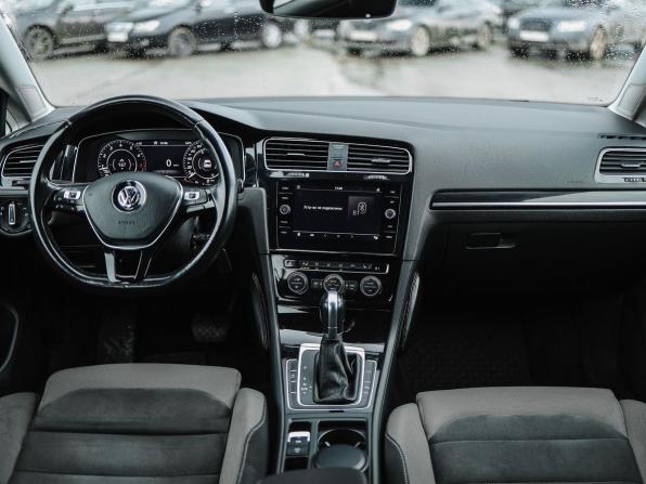 Volkswagen Golf VII Рестайлинг с пробегом 2018 года, цена 1 949 000 рублей, 133146 км, хэтчбек, Автокод Объявления