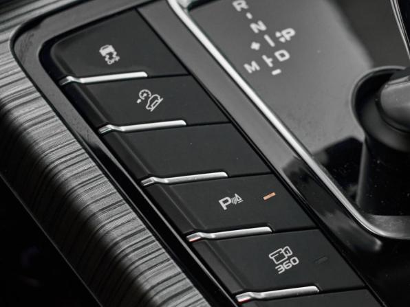 Geely Atlas Pro с пробегом 2022 года, цена 1 980 000 рублей, 51328 км, внедорожник, Автокод Объявления