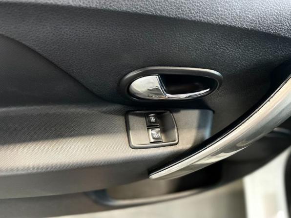Renault Logan II Рестайлинг с пробегом 2018 года, цена 749 900 рублей, 115800 км, седан, Автокод Объявления