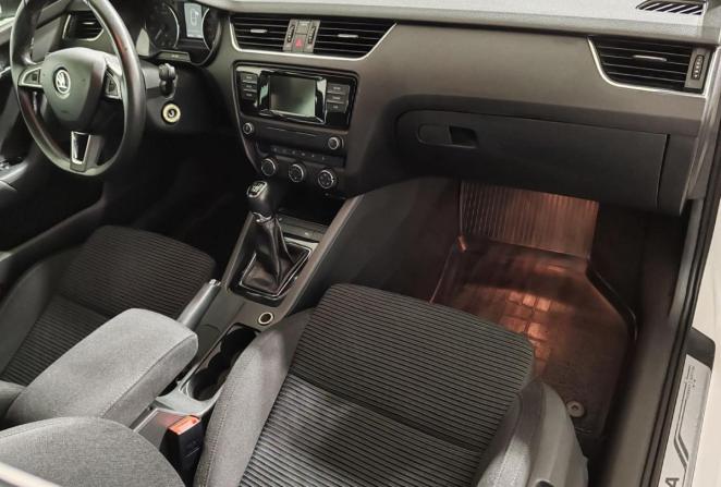 Skoda Octavia III (A7) с пробегом 2015 года, цена 1 320 000 рублей, 140213 км, лифтбек, Автокод Объявления