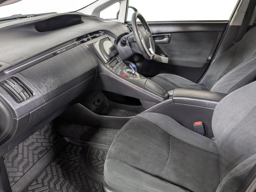 Toyota Prius III Рестайлинг (XW30) Екатеринбург  - изображение 12