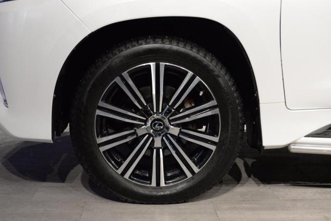 Lexus LX III Рестайлинг 2 с пробегом 2018 года, цена 7 500 000 рублей, 166195 км, внедорожник, Автокод Объявления