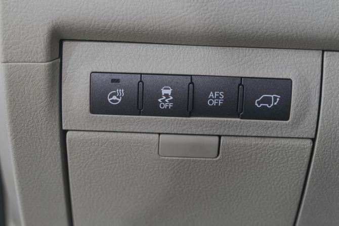Lexus LX III Рестайлинг с пробегом 2013 года, цена 4 419 000 рублей, 283000 км, внедорожник, Автокод Объявления