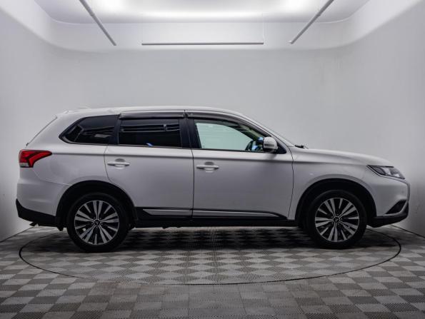 Mitsubishi Outlander III Рестайлинг 3 с пробегом 2021 года, цена 1 874 000 рублей, 143045 км, внедорожник, Автокод Объявления